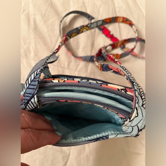 Vera Bradley Crossbody cloth bag. Tropical Evening pattern. - Picture 10 of 10
